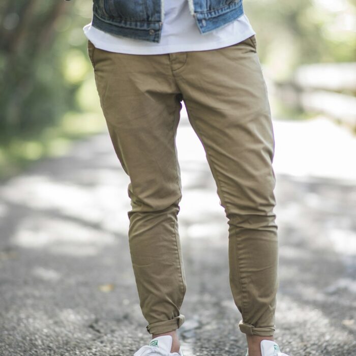 Illustrative Athletic jogger pants reference by Redd Francisco, Unsplash