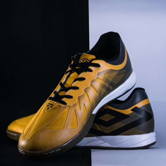 Illustrative Team training shoes reference by Pedro Chosco, Unsplash
